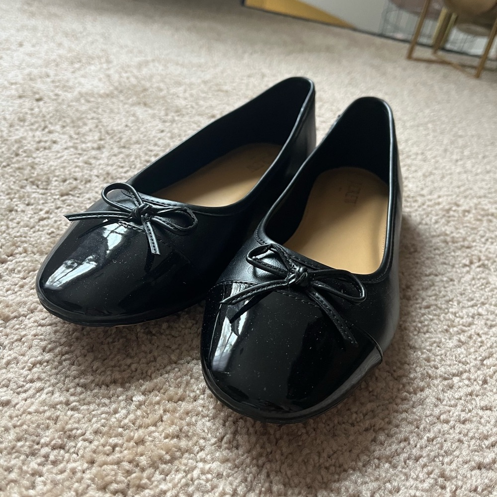 J Crew Factory Ballet flats with cap toe Black Size 8
